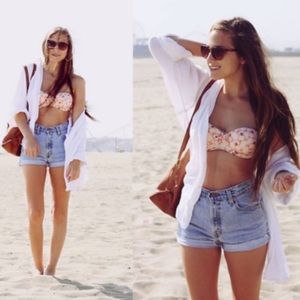 Vintage Levis medium wash faded. Cotton shorts